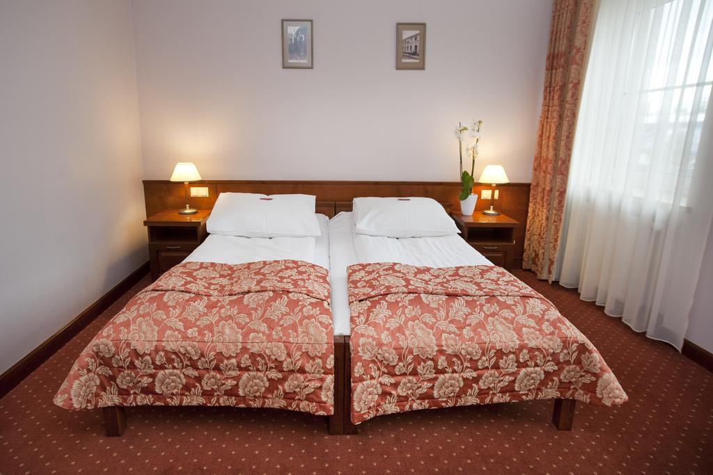 Eurohotel Сважендз Екстериор снимка